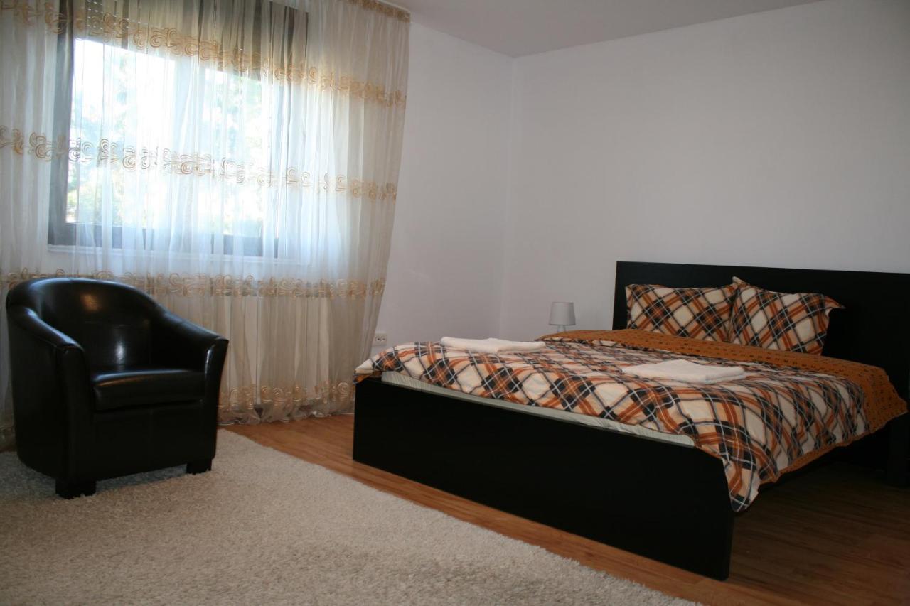 Penthouse Daniela - 3 Rooms In A Spacious Central Apartment Targu Mures Exterior photo