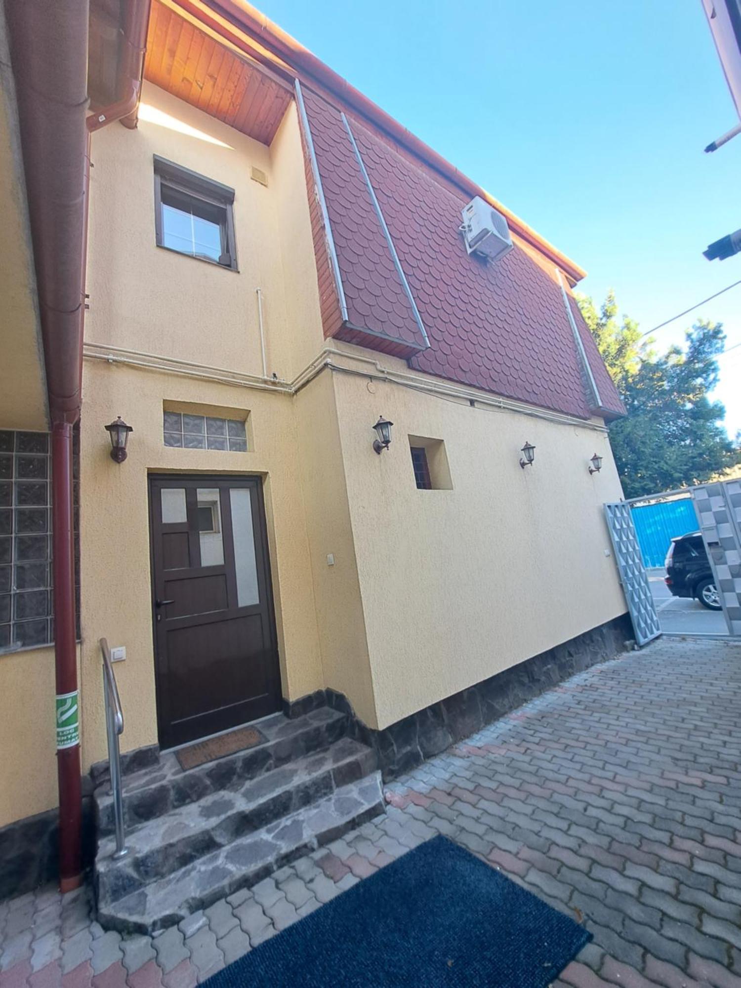 Penthouse Daniela - 3 Rooms In A Spacious Central Apartment Targu Mures Exterior photo
